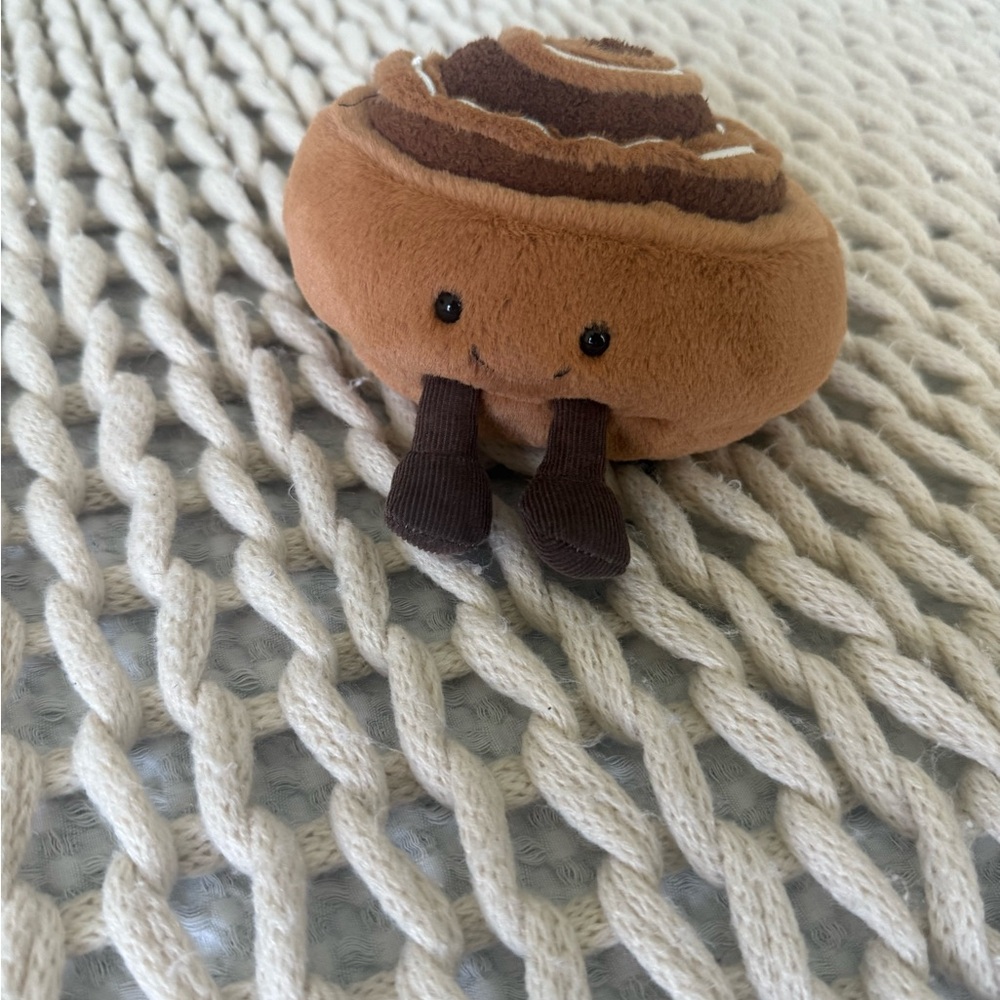 Jellycat cinnamon roll  Plush